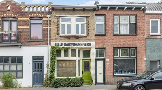 De voorzijde van de woning in Breda.