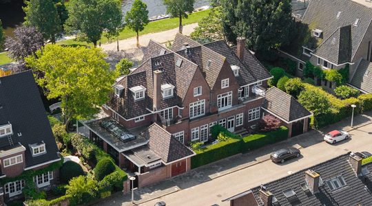 De villa in Amsterdam.