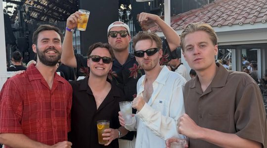 De Bankzitters, die veel geld vragen voor een optreden.