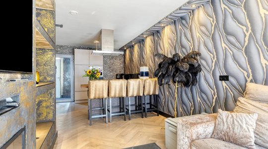De woonkamer van de instapklare woning.