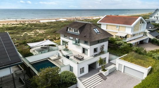De unieke strandvilla in Noordwijk.
