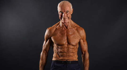 De topfitte Bert-Jan, die schittert in de Men's Health