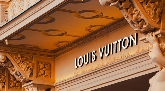 Louis Vuitton, een van de bizar luxe merken waar de middenklasse geen budget meer voor heeft