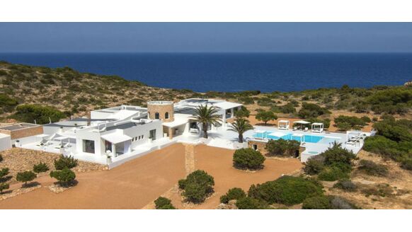 Dit privé eiland bij Ibiza is de ultieme vakantiebestemming