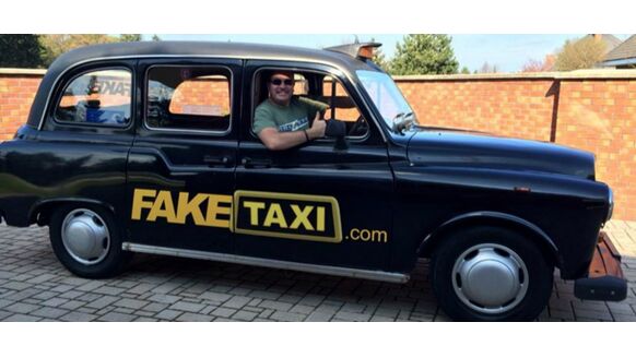 Voor dit bedrag werd de originele Fake Taxi via Ebay verkocht