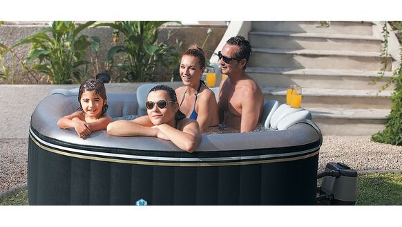 De 5 chillste opblaasbare jacuzzi’s voor deze zomer