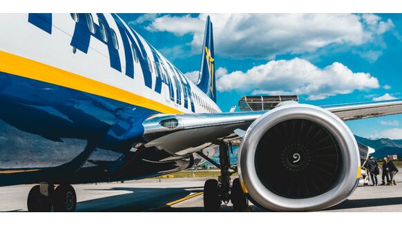 Ryanair komt met mega goedkope tickets om het Nederlandse weer te ontvluchten