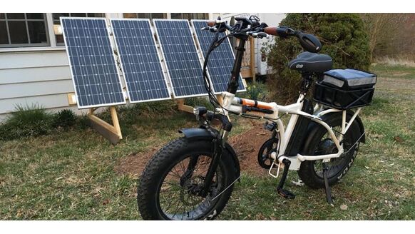 Man bouwt zelf een e-bike die werkt op zonne-energie