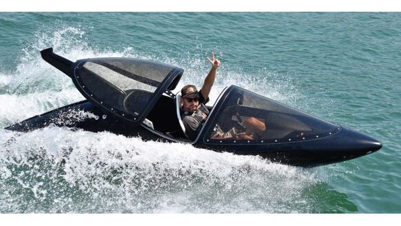 Deze vette onderzeeër is het ultieme waterspeeltje voor de zomer en wordt nu geveild