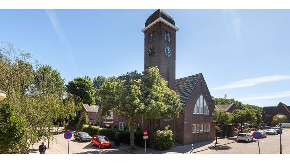 Te koop op Funda: Rotterdamse kerk omgetoverd tot stijlvolle mancave