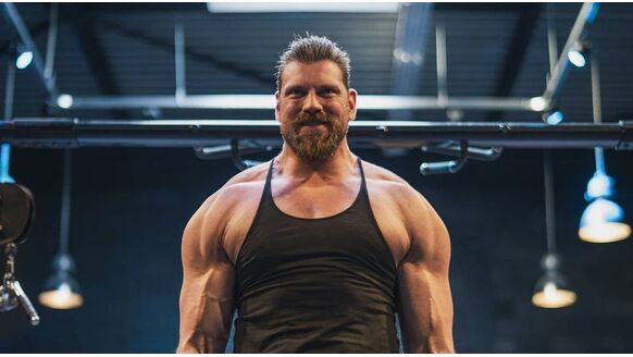 Olivier Richters (The Dutch Giant) schittert in nieuwe trailer van Knuckledust