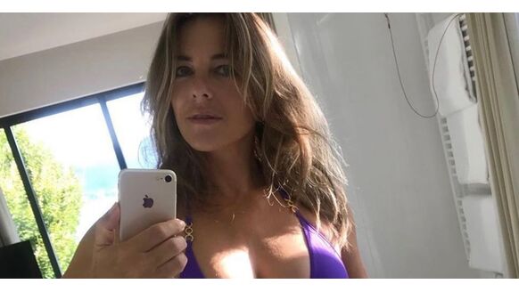 Actrice Elizabeth Hurley (55) verbaast de hele wereld met strakke bikini foto’s