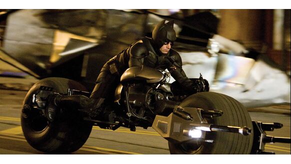 Man bouwt brute e-bike na gebaseerd op de Batpod uit ‘The Dark Knight’