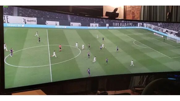 Man bouwt ultieme FIFA-installatie waar iedere vent jaloers op is