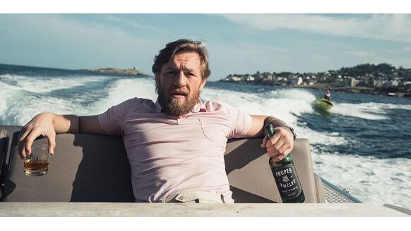 Conor McGregor verkoopt zijn whiskymerk ‘Proper No. 12’ voor een dik bedrag