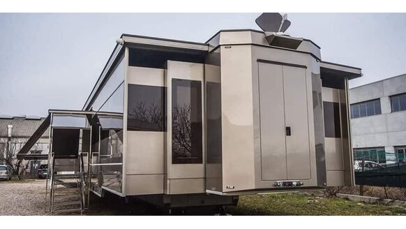 Met deze ultra luxe caravan ben jij de superster op iedere camping