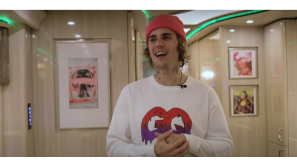 Binnenkijken in de mega luxe tourbus van Justin Bieber