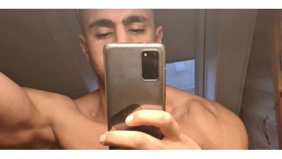 Indrukwekkend: Badr Hari lijkt fitter dan ooit op zijn Instagram foto’s