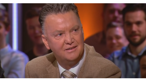 Deze gouden bak is de meest opvallende auto waarin Louis van Gaal heeft gereden