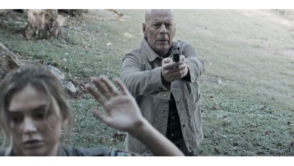 De trailer van ‘Out of Death’ met Bruce Willis wordt brute politiethriller