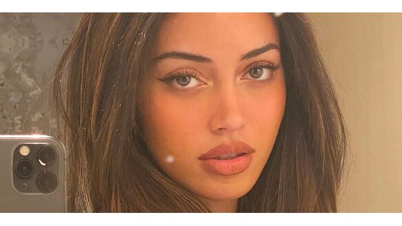 Nederlands topmodel Cindy Kimberly gaat topless op de cover van Maxim