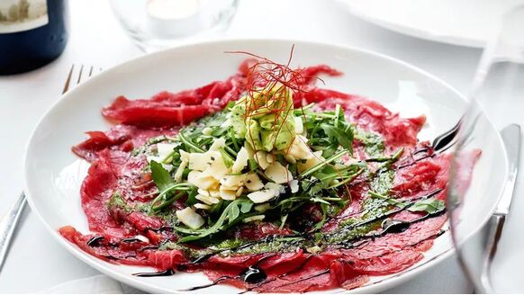 Bij dit Nederlandse restaurant kan je onbeperkt carpaccio eten