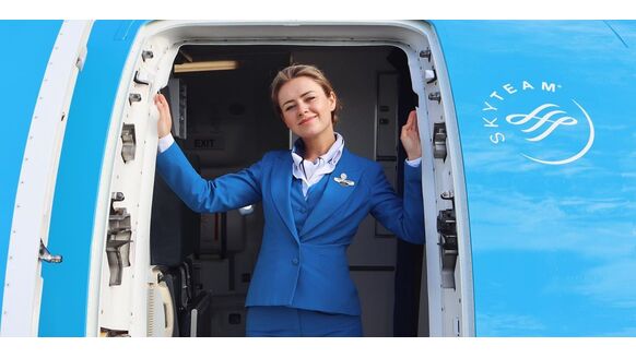 Nederlandse stewardess Lauren Loois is een hit op Instagram