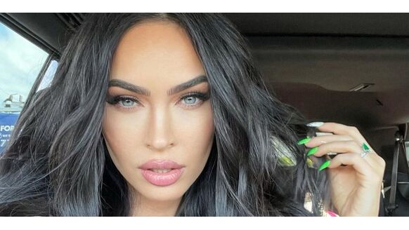 Megan Fox heel intiem vastgelegd op de camera met Koutney Kardashian