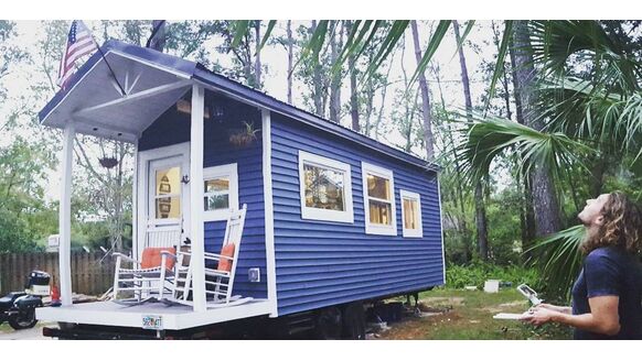 Student bouwt voor slechts $15.000 een tiny house en het resultaat is waanzinnig