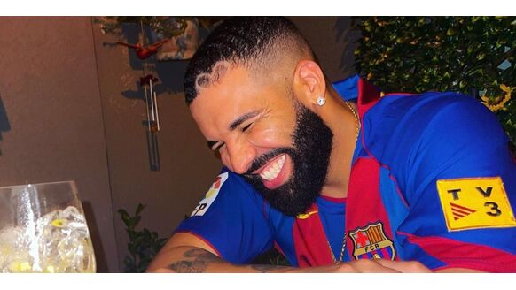 Drake verliest megabedrag door verloren voetbalwedstrijd