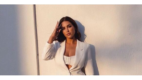 Yolanthe Cabau trekt de aandacht in prikkelende outfit op haar Instagram