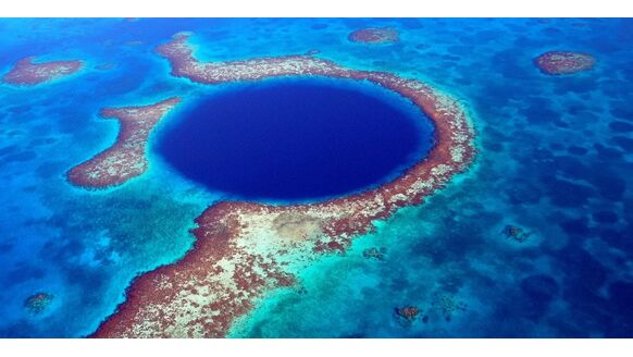 Wat is er te zien op de bodem van de Great Blue Hole?