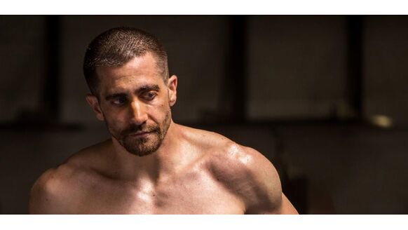 Acteur Jake Gyllenhaal is gespierder dan ooit en vermorzelt in de UFC-ring