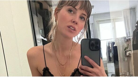 3FM-DJ Nellie Benner heeft een Instagram-profiel vol leuke, losbandige foto’s