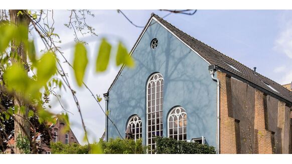 Nu te koop op Funda: oude gereformeerde kerk in Nijmegen is omgebouwd tot ultiem droomhuis