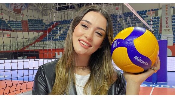 Turkse volleybalster Zehra Güneş is een grote hit op Instagram