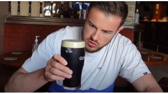 Man deelt lifehack met Guiness-biertje en gaat wereldwijd viral