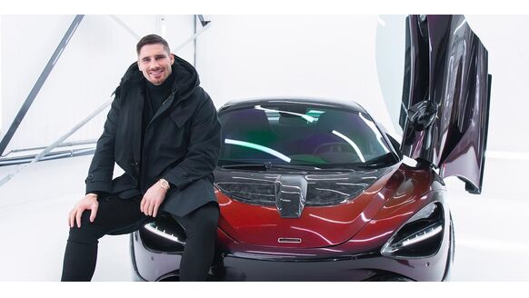 Rico Verhoeven geeft zijn McLaren 720s Spider wéér een nieuwe kleur