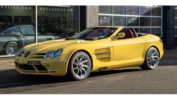 Héél bijzondere Mercedes SLR McLaren Roadster met slechts 92 km (!) de teller staat te koop