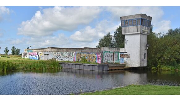 Unieke Funda-vondst: brughoofd met basculekelder en toren wordt omgebouwd tot een droomwoning