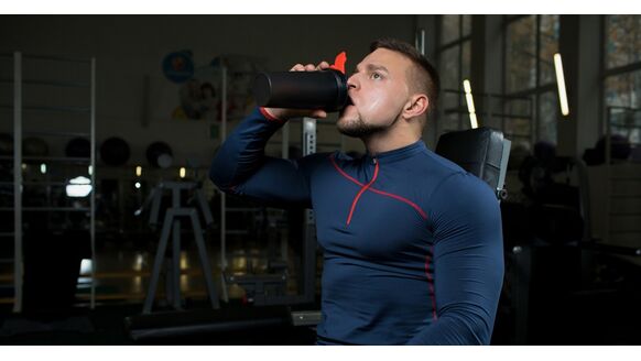 Energiedrankjes of pre-workout: wat is het beste voor sporters?