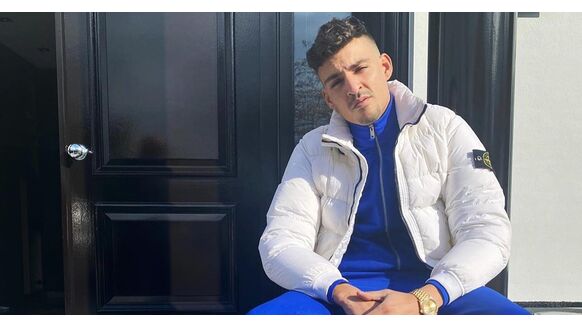 Rapper Boef verkoopt huizen aan een Nederlandse profvoetballer en vertrekt naar Dubai