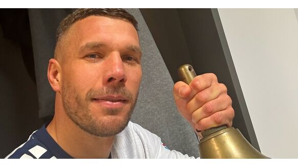 Lukas Podolski: van profvoetballer naar succesvolle ondernemer met een vermogen van € 180 miljoen