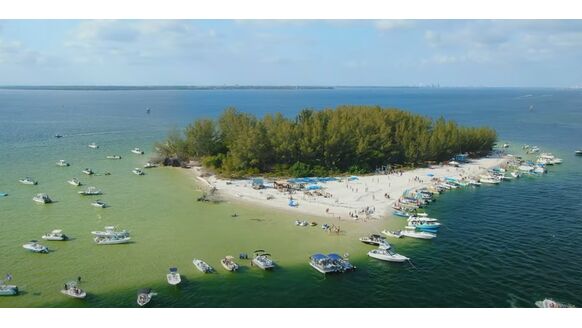 Party eiland ‘Beer Can Island’ staat nu te koop voor $ 14,2 miljoen