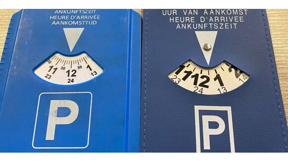 Let op: verouderde parkeerschijf kan je een boete opleveren