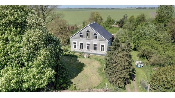 Hét #1 koopje op Funda: voormalige boerderij kost slechts € 249.500,- (perceel van 13.105 m²)