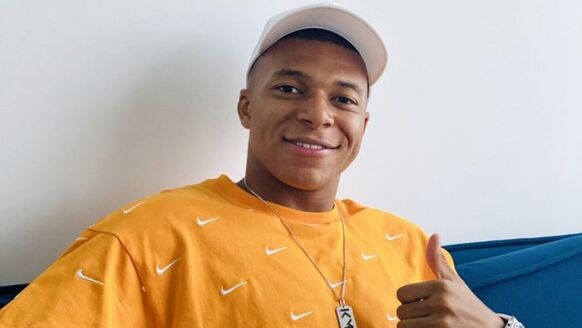 Dit wordt het salaris van Kylian Mbappé bij Real Madrid (met een ongelofelijk bedrag aan tekengeld)