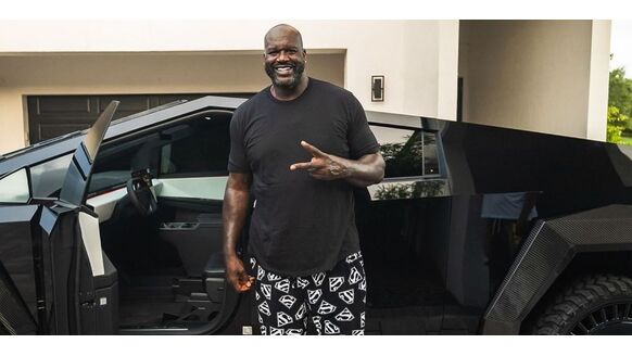 Shaq’s nieuwe speeltje: de eerste widebody carbon fiber Tesla Cybertruck ter wereld