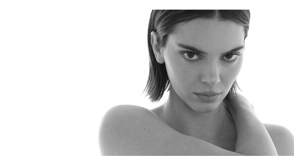 Sensuele sensatie: Kendall Jenner deelt reeks topless foto’s op Instagram