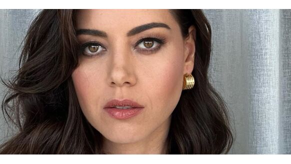 Aubrey Plaza steelt de show en deelt sensuele foto’s op Instagram